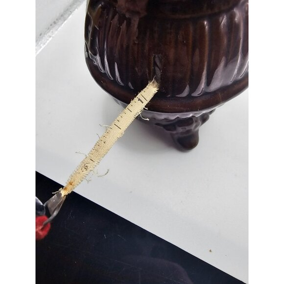 Vintage Souvenir Brown‎ Six Flags Pot Pin Cushion With Retractable Tape Measure - Picture 5 of 11